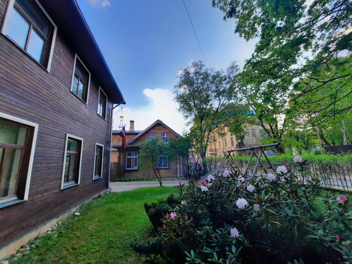 Wooden House Near City Center Villa Riga Exterior photo