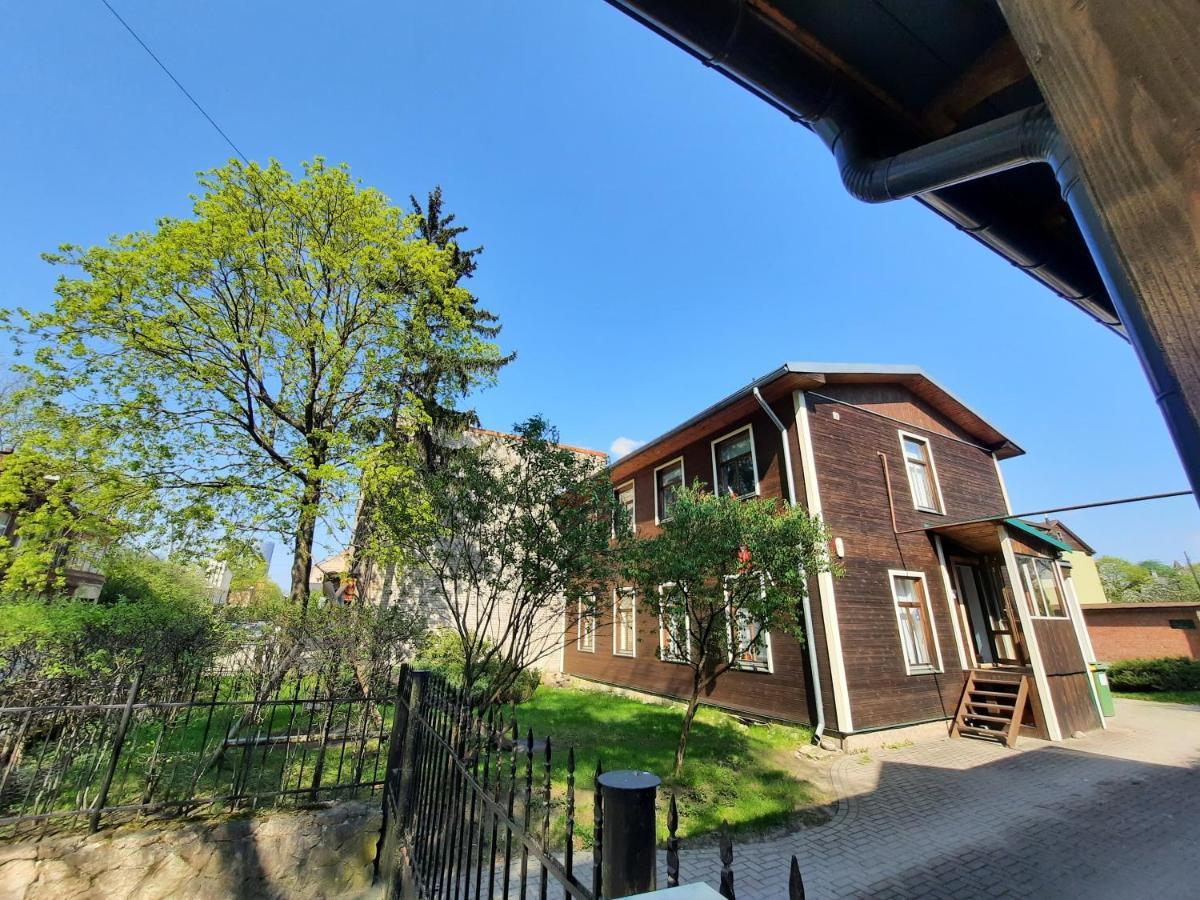 Wooden House Near City Center Riga Exterior photo
