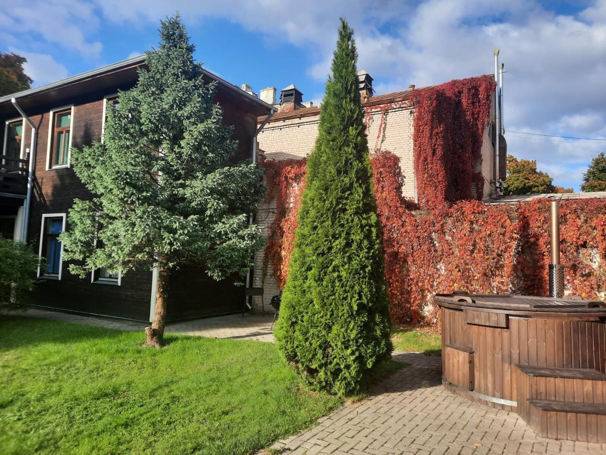 Wooden House Near City Center Riga Exterior photo