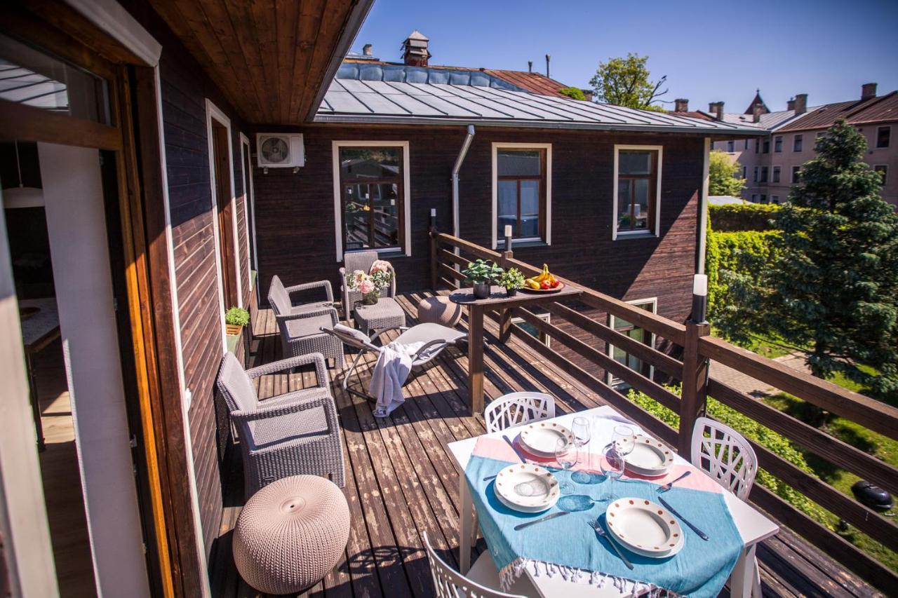 Wooden House Near City Center Riga Exterior photo