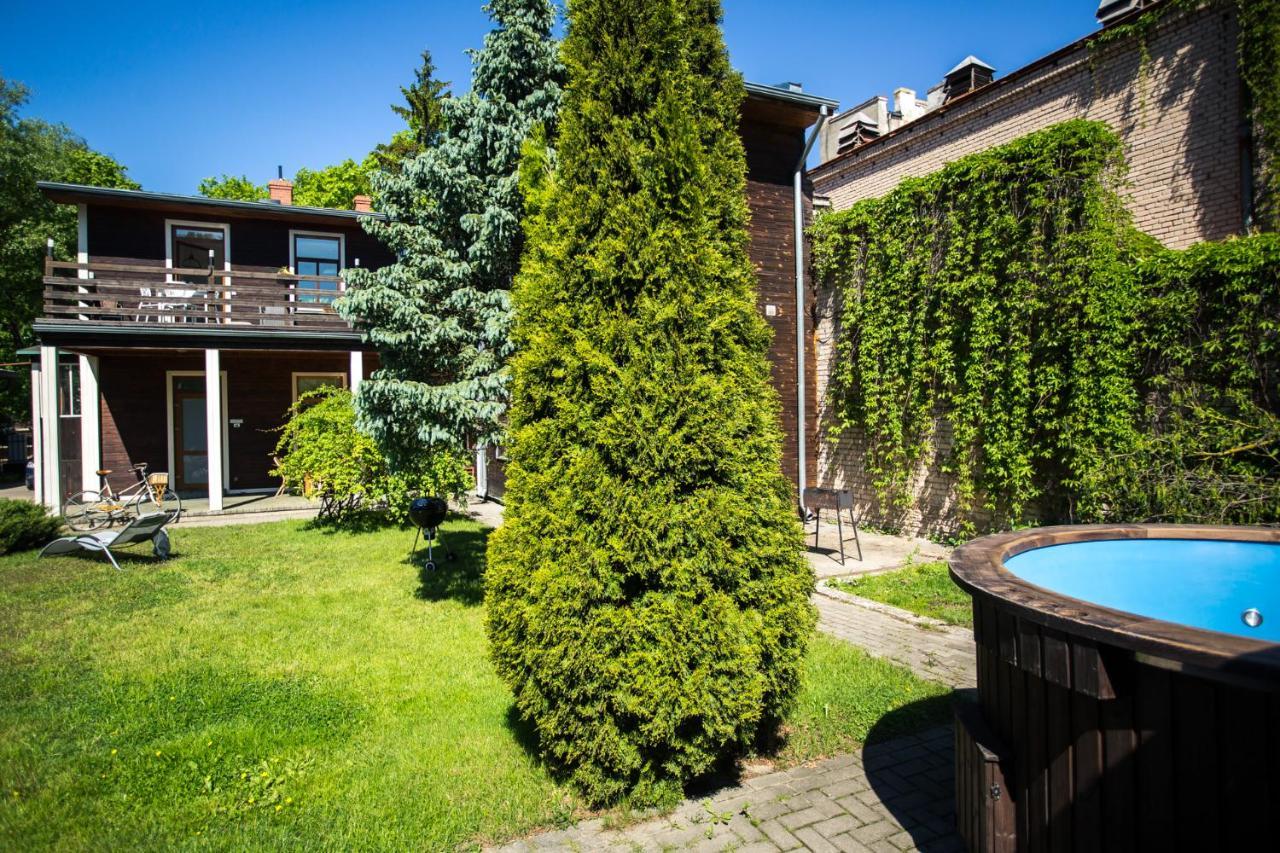 Wooden House Near City Center Villa Riga Exterior photo